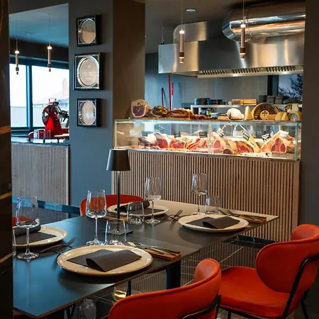 Hotel Mon Luxury