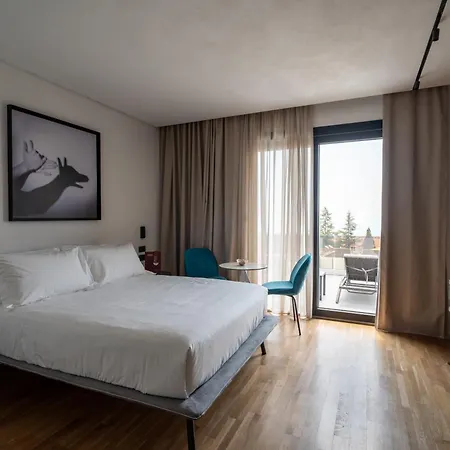 Hotel Mon Luxury