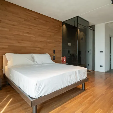 Mon Luxury Hotel