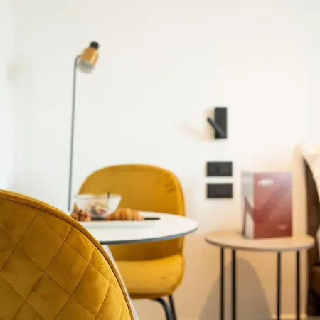 酒店 Mon Luxury 尼科洛西