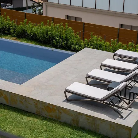 Mon Luxury Hotel