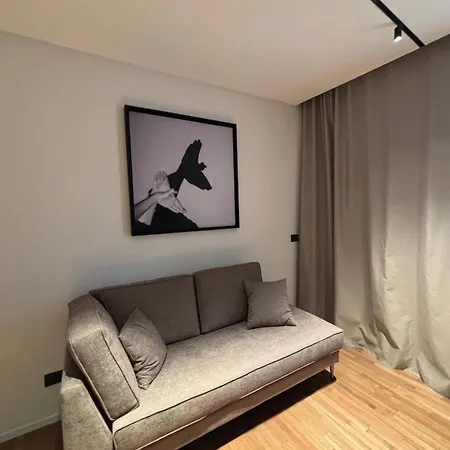 Mon Luxury