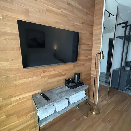 Mon Luxury Hotel