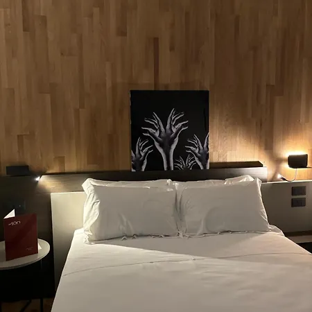 Mon Luxury Hotel 4*